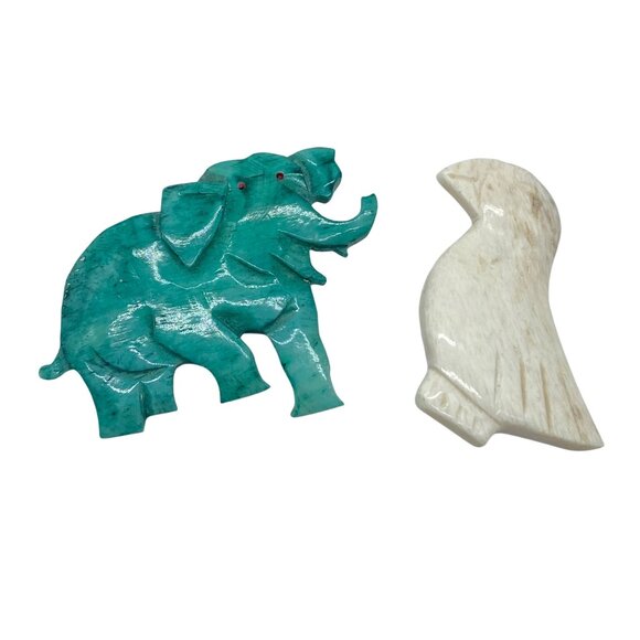 Vintage Set of 2 Elephant & Bird Brooches Pins Hand-Carved Stone Green Cream - Picture 1 of 10